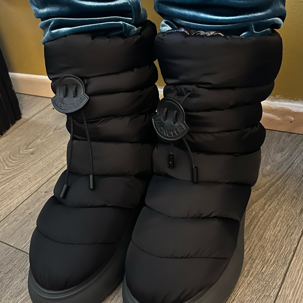 NWT - Moncler Gaia Mid without pocket / box included Proof of Authenticity. - Picture 11 of 14